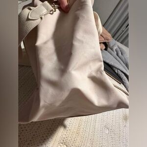 Beis West to East bag beige